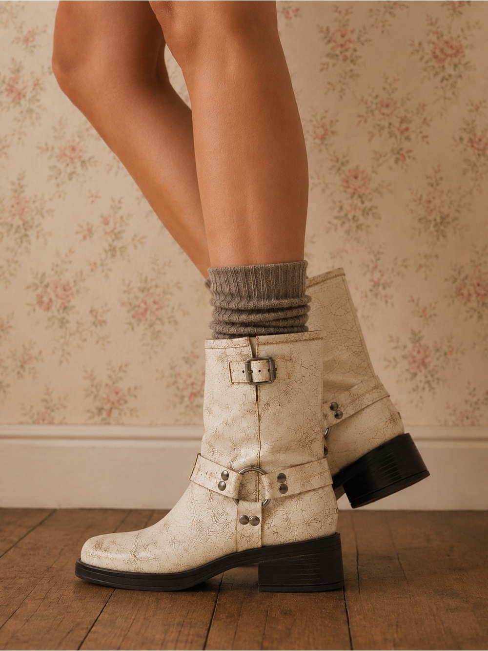 Steve Madden Distressed Leather Ankle harness Boots size 8.5